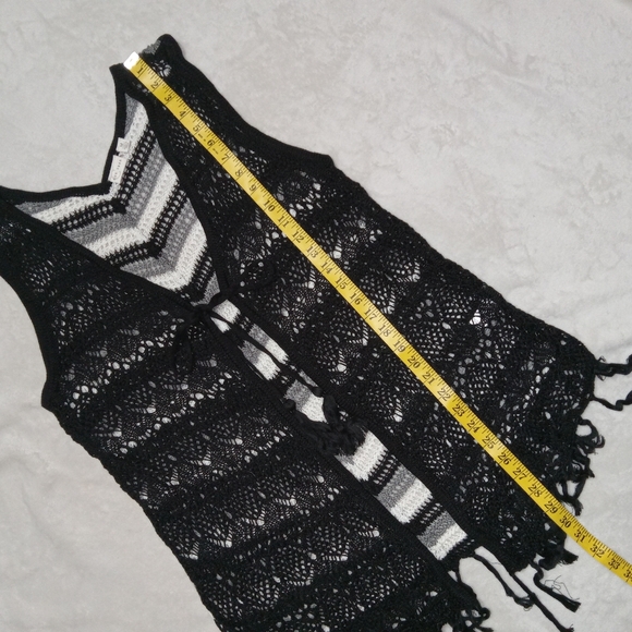 Cato Crochet Knit Front Tie Cover Up Fringe Vest sz Medium - Picture 5 of 8